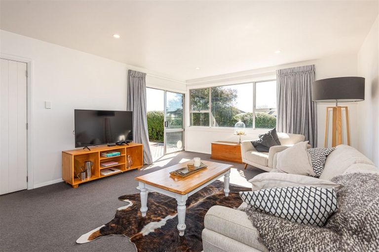 Photo of property in 68 Winters Road, Redwood, Christchurch, 8051