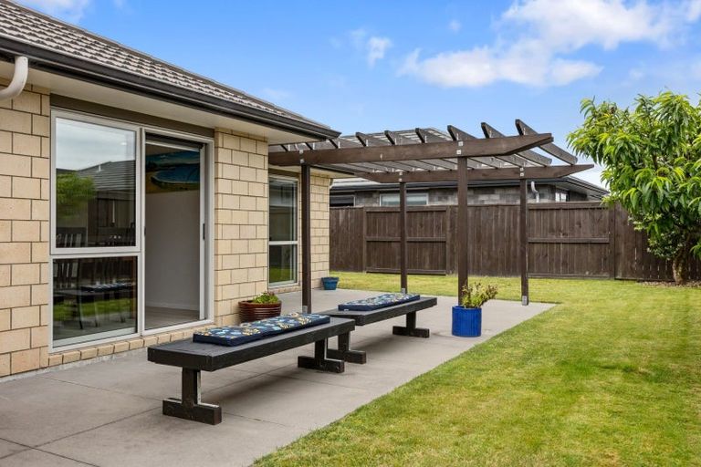 Photo of property in 14 Ponga Place, Papamoa Beach, Papamoa, 3118