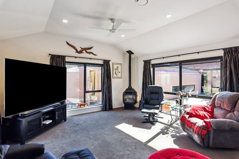 Photo of property in 59 Milne Drive, Paraparaumu, 5032