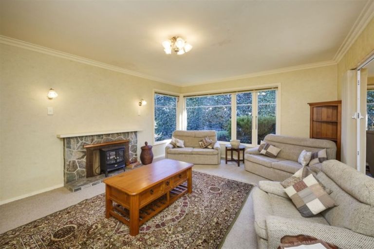 Photo of property in 11 Athlone Place, Hokowhitu, Palmerston North, 4410