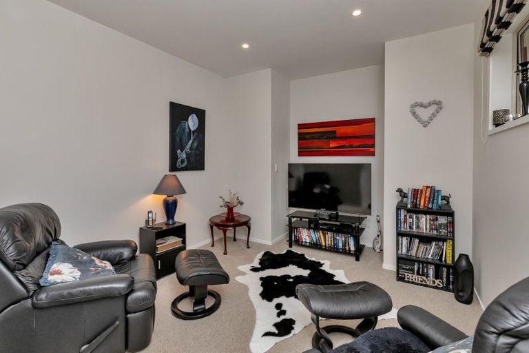 Photo of property in 28 Stace Hopper Drive, One Tree Point, 0118