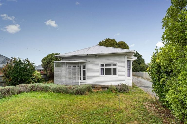Photo of property in 17 Sylvan Street, Hillmorton, Christchurch, 8024