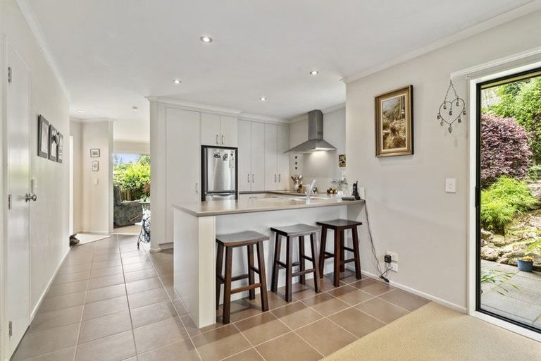 Photo of property in 56 Aquarius Drive, Kawaha Point, Rotorua, 3010