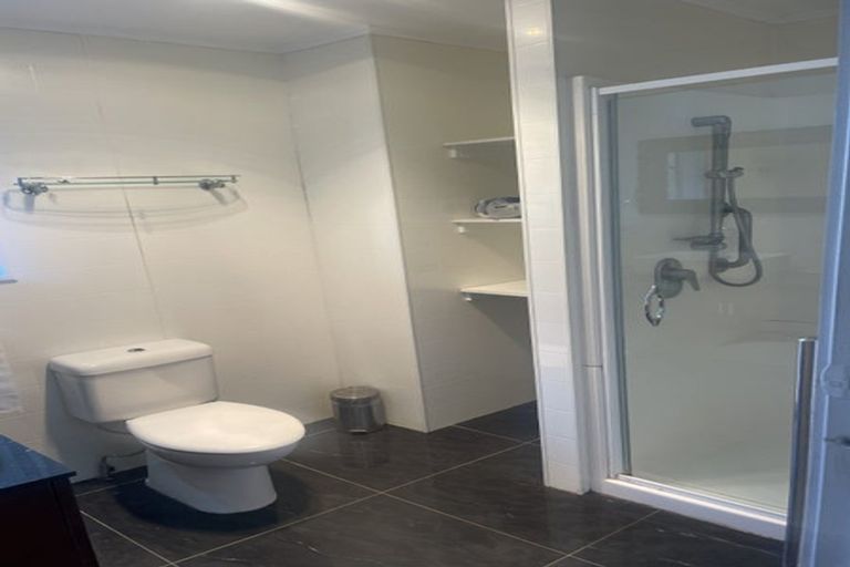 Photo of property in 24 Spencer Road, Pinehill, Auckland, 0632