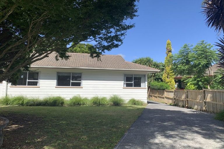 Photo of property in 50 Redlands Grove, Swanson, Auckland, 0612