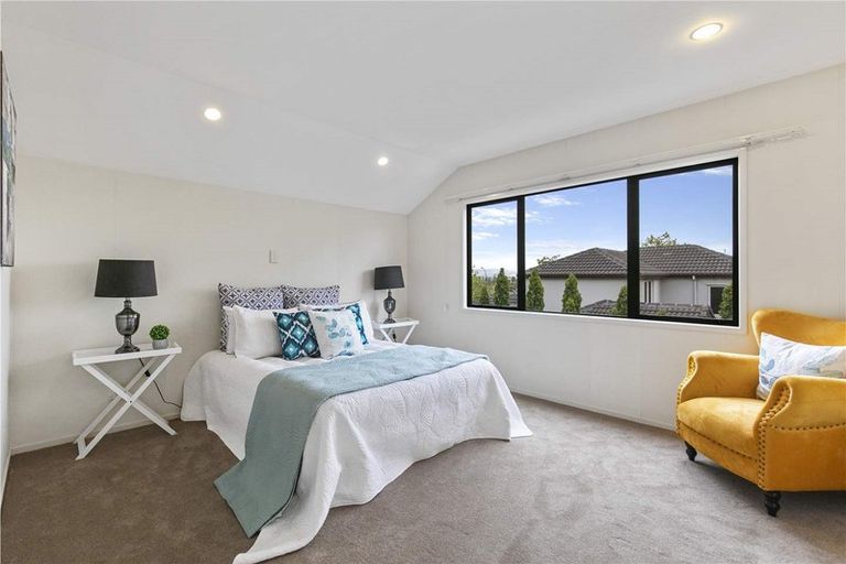 Photo of property in 16 Kilsyth Way, East Tamaki Heights, Auckland, 2016