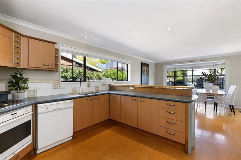 Photo of property in 274 Memorial Avenue, Burnside, Christchurch, 8053
