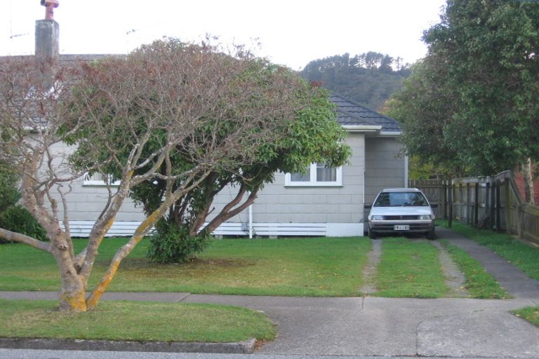 Photo of property in 34 Molesworth Street, Taita, Lower Hutt, 5011