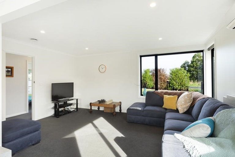 Photo of property in 12 Weir Street, Green Island, Dunedin, 9018