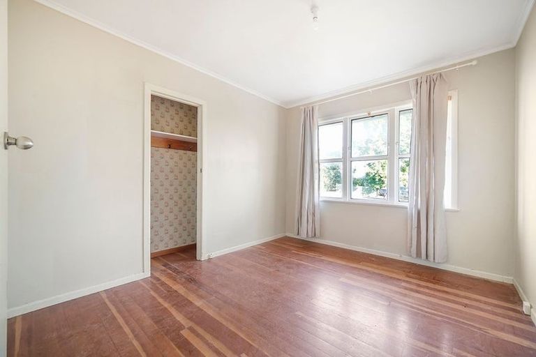 Photo of property in 17 Mildmay Road, Henderson, Auckland, 0610