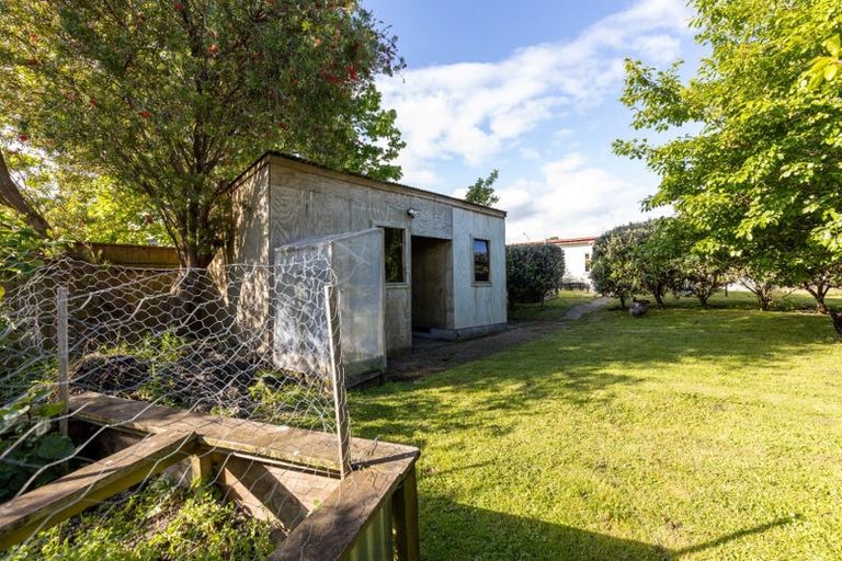 Photo of property in 1 Williams Terrace, Fitzherbert, Palmerston North, 4410