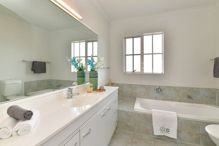 Photo of property in 56 Spencer Road, Pinehill, Auckland, 0632