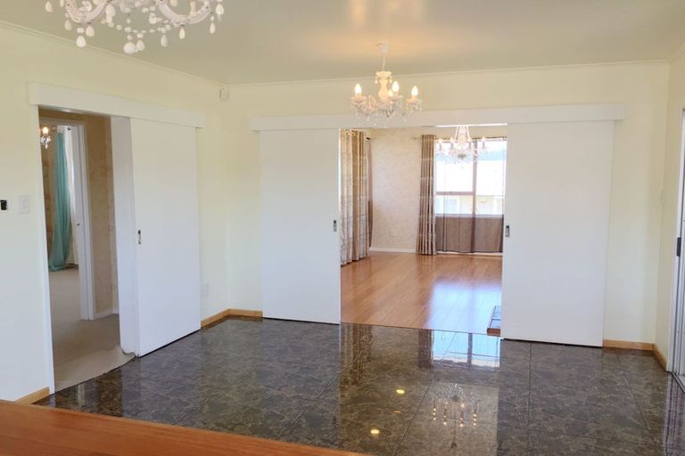 Photo of property in 44 Kaikoura Street, Henderson, Auckland, 0612