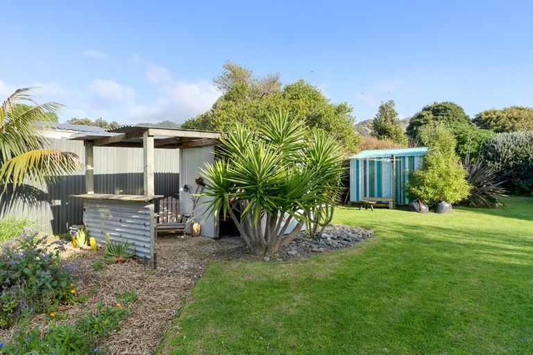 Photo of property in 24 Te Miti Street, Paekakariki, 5034