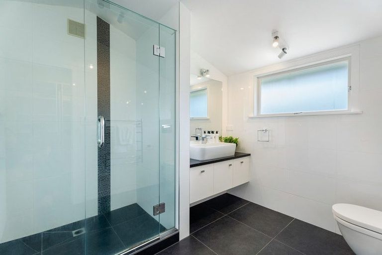 Photo of property in 21 Chester Avenue, Greenhithe, Auckland, 0632