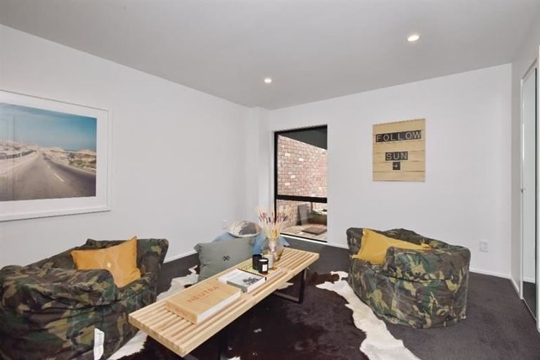 Photo of property in 6 Craigieburn Lane, Mount Pleasant, Christchurch, 8081