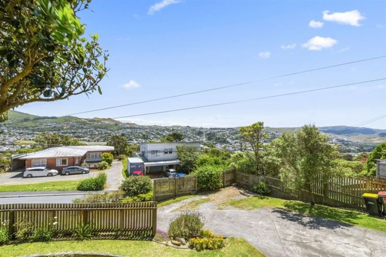 Photo of property in 53 Chesterton Street, Johnsonville, Wellington, 6037