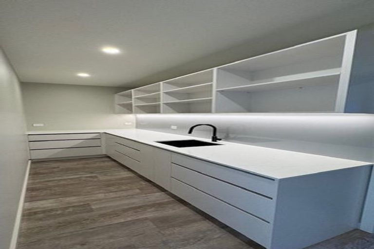 Photo of property in 32 West Place, Greenmeadows, Napier, 4112