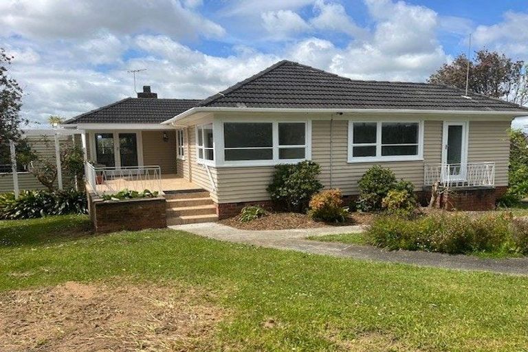 Photo of property in 63 Litten Road, Cockle Bay, Auckland, 2014