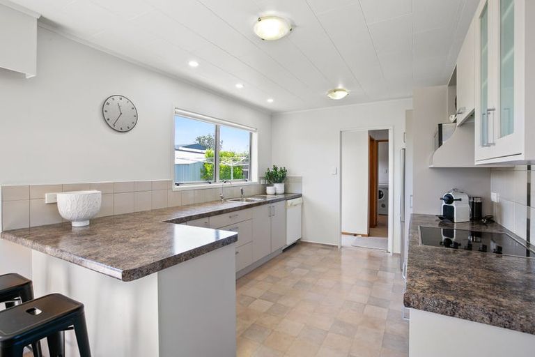 Photo of property in 68 Manu Crescent, Upper Vogeltown, New Plymouth, 4310