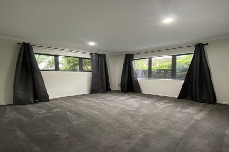 Photo of property in 8b Martin Road, Manurewa, Auckland, 2102