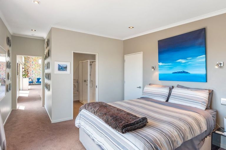 Photo of property in 6 Ocean Vista Lane, Paraparaumu, 5032