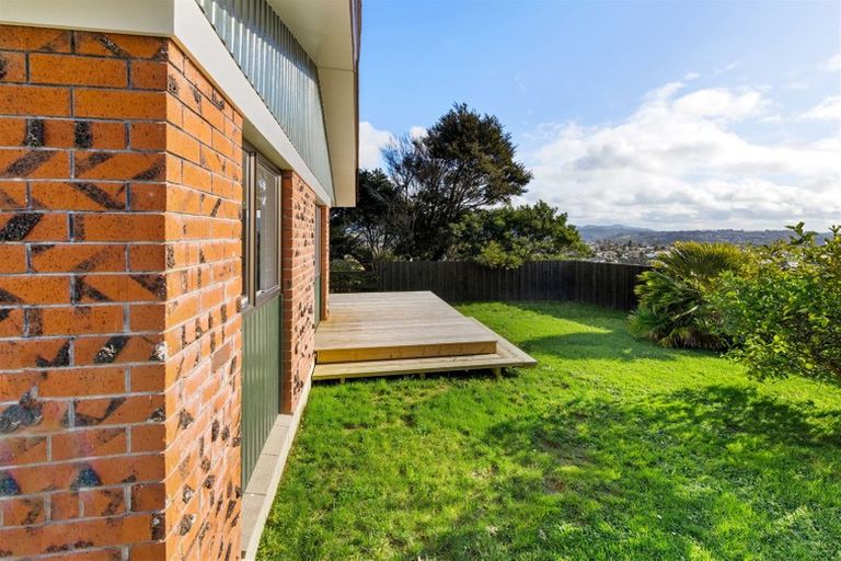 Photo of property in 2/16 Denver Avenue, Sunnyvale, Auckland, 0612
