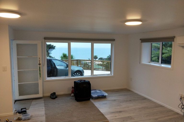 Photo of property in 32a Wade River Road, Stanmore Bay, Whangaparaoa, 0932