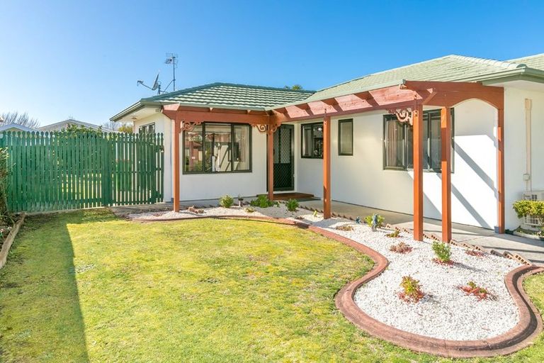 Photo of property in 14 Catalina Drive, Melville, Hamilton, 3206