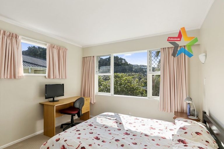 Photo of property in 15 Khouri Avenue, Karori, Wellington, 6012
