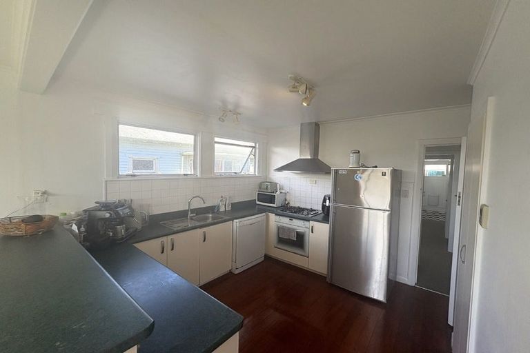 Photo of property in 34 Tokomaru Street, Welbourn, New Plymouth, 4312