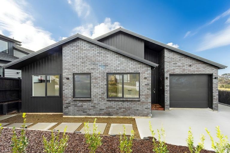 Photo of property in 24 Kikorangi Drive, Wainui, 0992
