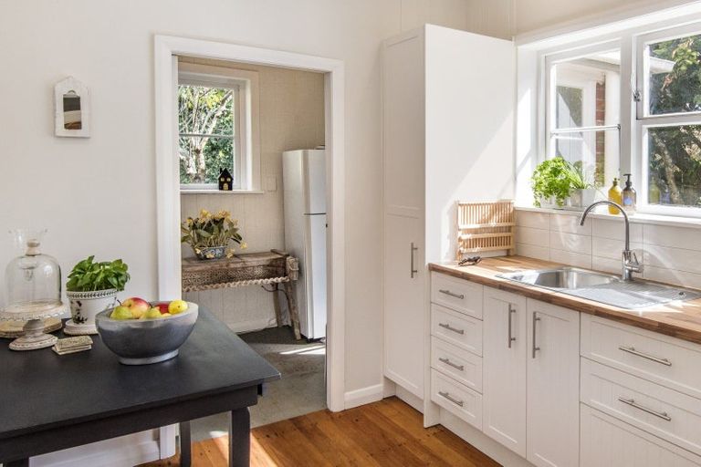 Photo of property in 9a Kerr Street, Devonport, Auckland, 0624