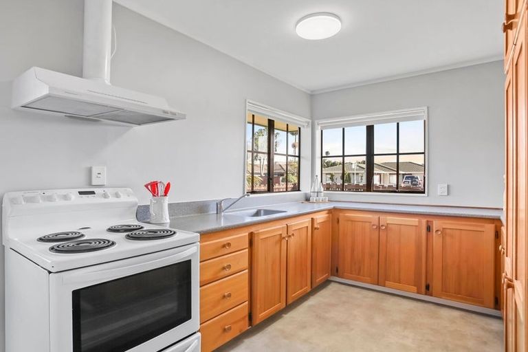 Photo of property in 1/20 Sturges Road, Henderson, Auckland, 0612