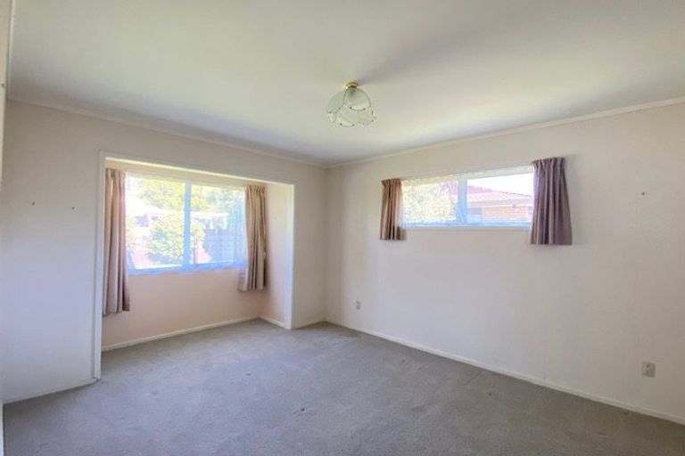 Photo of property in 10 Mimosa Place, Half Moon Bay, Auckland, 2012