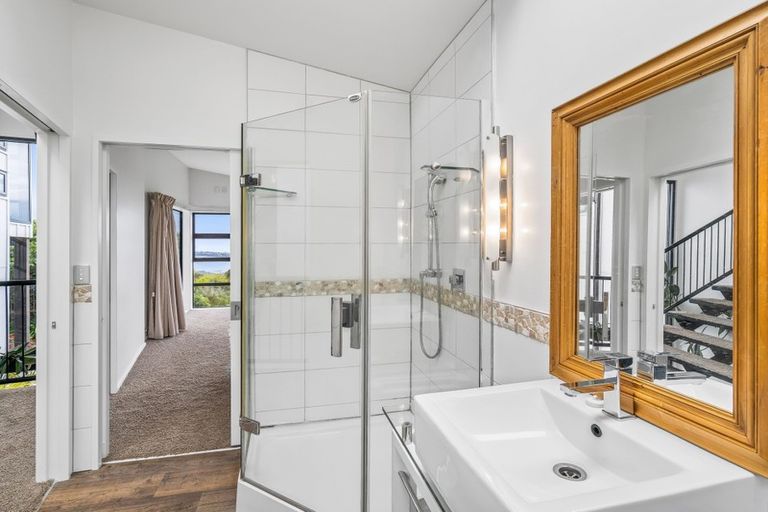 Photo of property in 7 Law Lane, Mount Pleasant, Christchurch, 8081