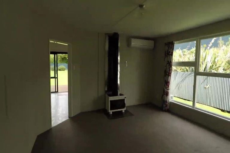 Photo of property in 7 Roberts Street, Whataroa, 7886