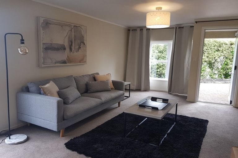 Photo of property in 3 Lintaine Place, Glen Innes, Auckland, 1072