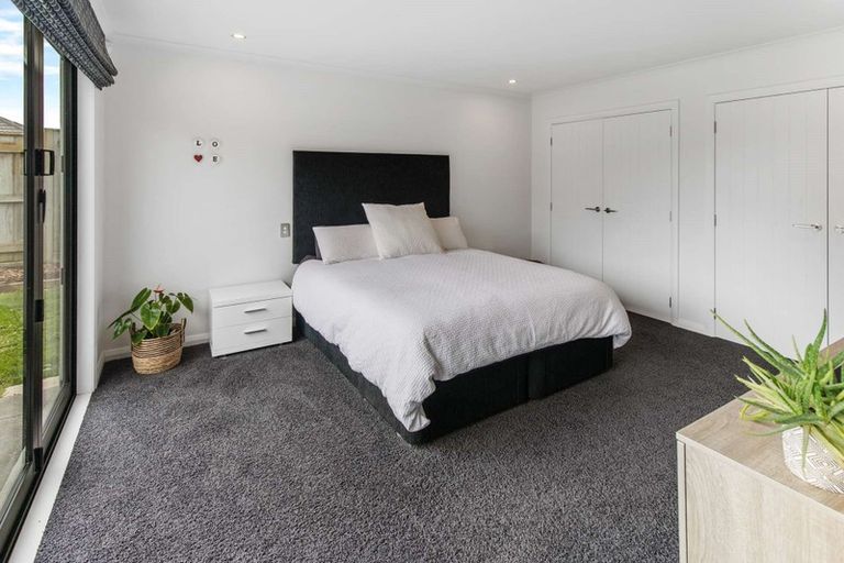 Photo of property in 79 Rosalie Terrace, Kelvin Grove, Palmerston North, 4414