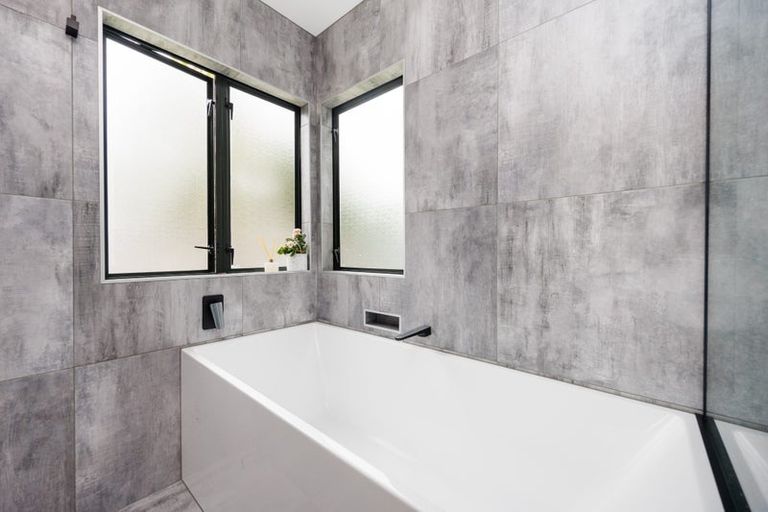 Photo of property in 27 Abby Road, Fitzherbert, Palmerston North, 4410