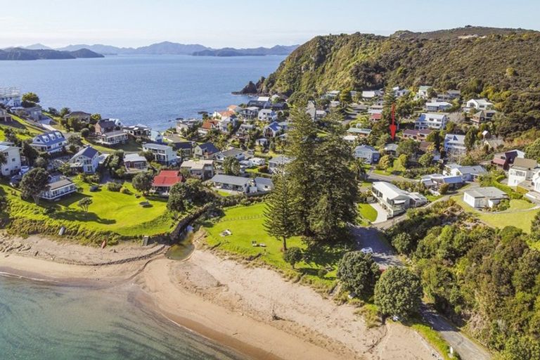 Photo of property in 7 Du Fresne Place, Russell, 0202