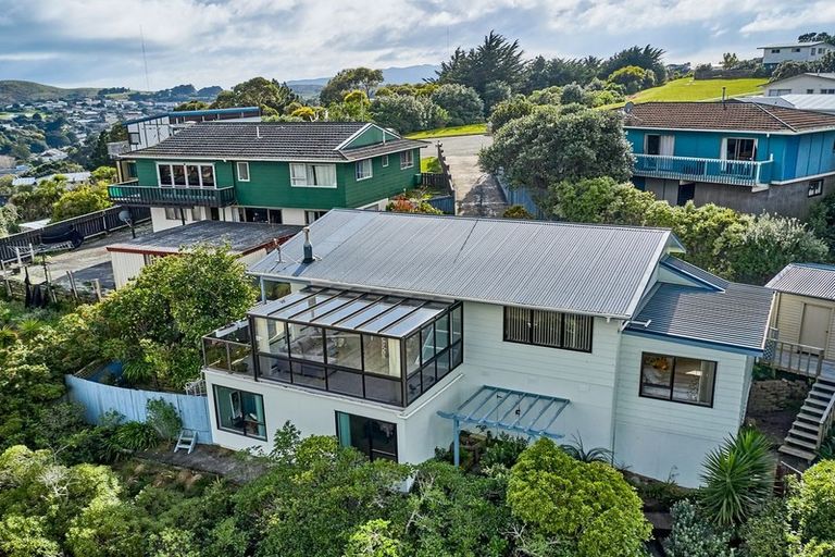 Photo of property in 27 Humphreys Grove, Titahi Bay, Porirua, 5022