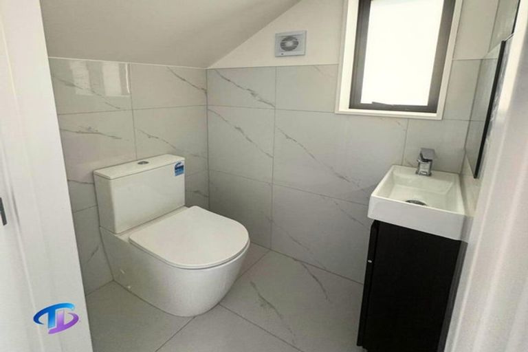 Photo of property in 33 Wai Iti Place, Clendon Park, Auckland, 2103