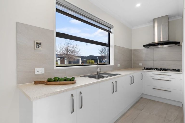 Photo of property in 10 Sorrel Gate, Halswell, Christchurch, 8025