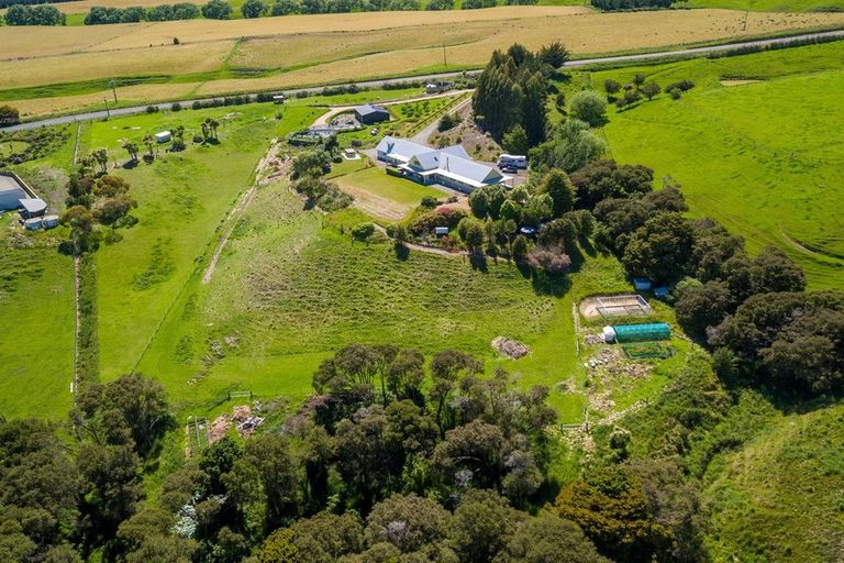 Photo of property in 110 Te Wharau Road, Gladstone, Masterton, 5883