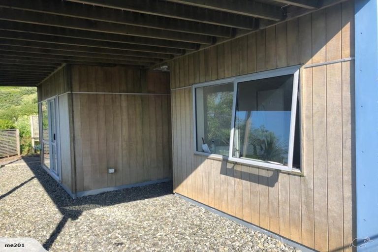 Photo of property in 24 Signallers Grove, Strathmore Park, Wellington, 6022