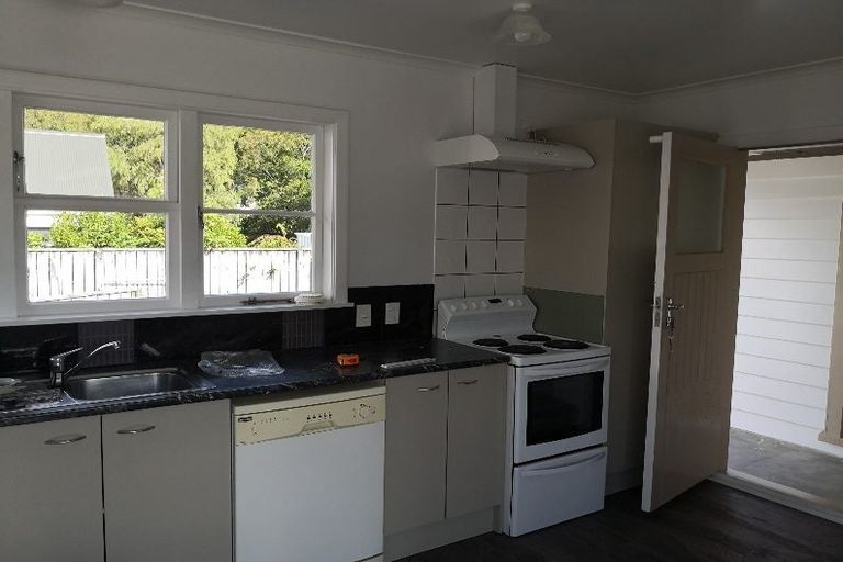 Photo of property in 7 Heretaunga Square, Silverstream, Upper Hutt, 5019