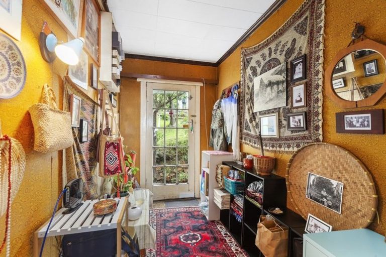 Photo of property in 21 Te Pari Pari Road, Pukerua Bay, 5026