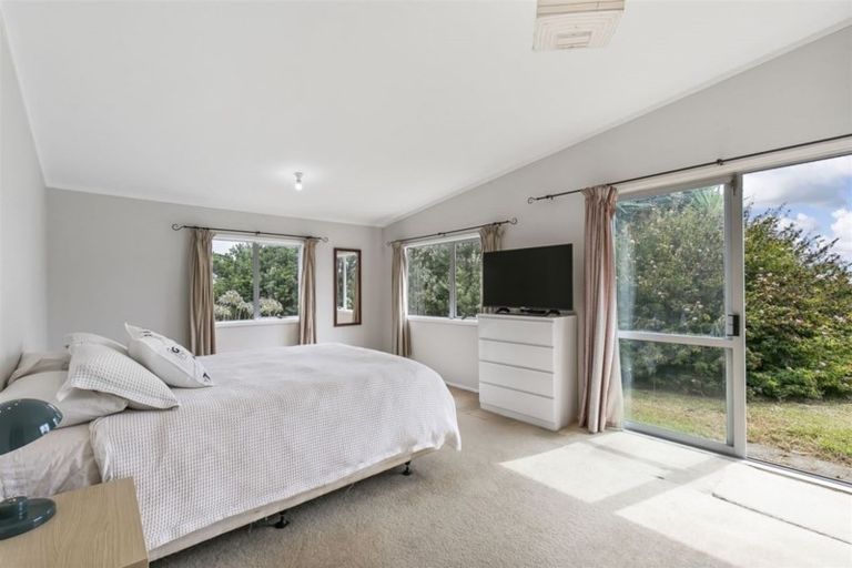 Photo of property in 58 Sheffield Road, Helensville, 0875