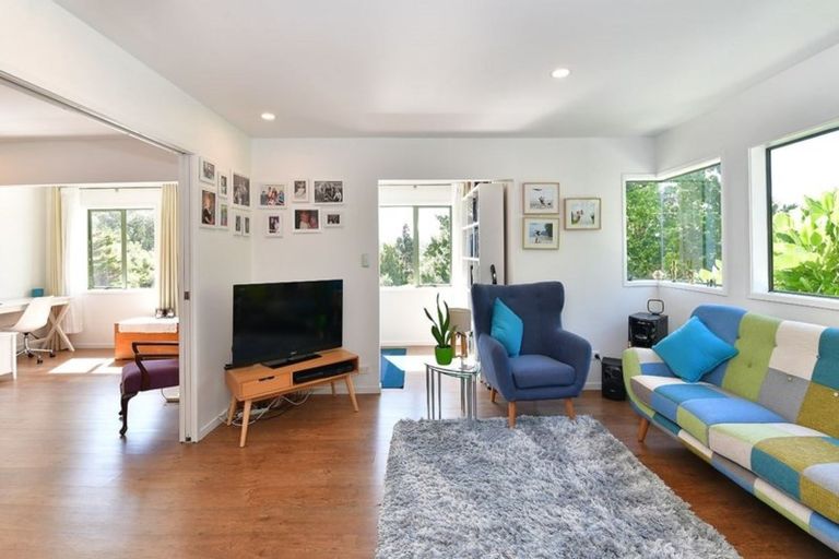 Photo of property in 49 Cochrane Avenue, Arkles Bay, Whangaparaoa, 0932